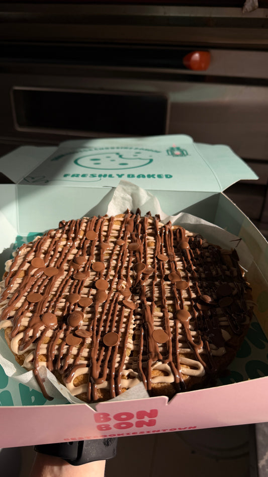 Kinder And Chocolate Cookies Pie